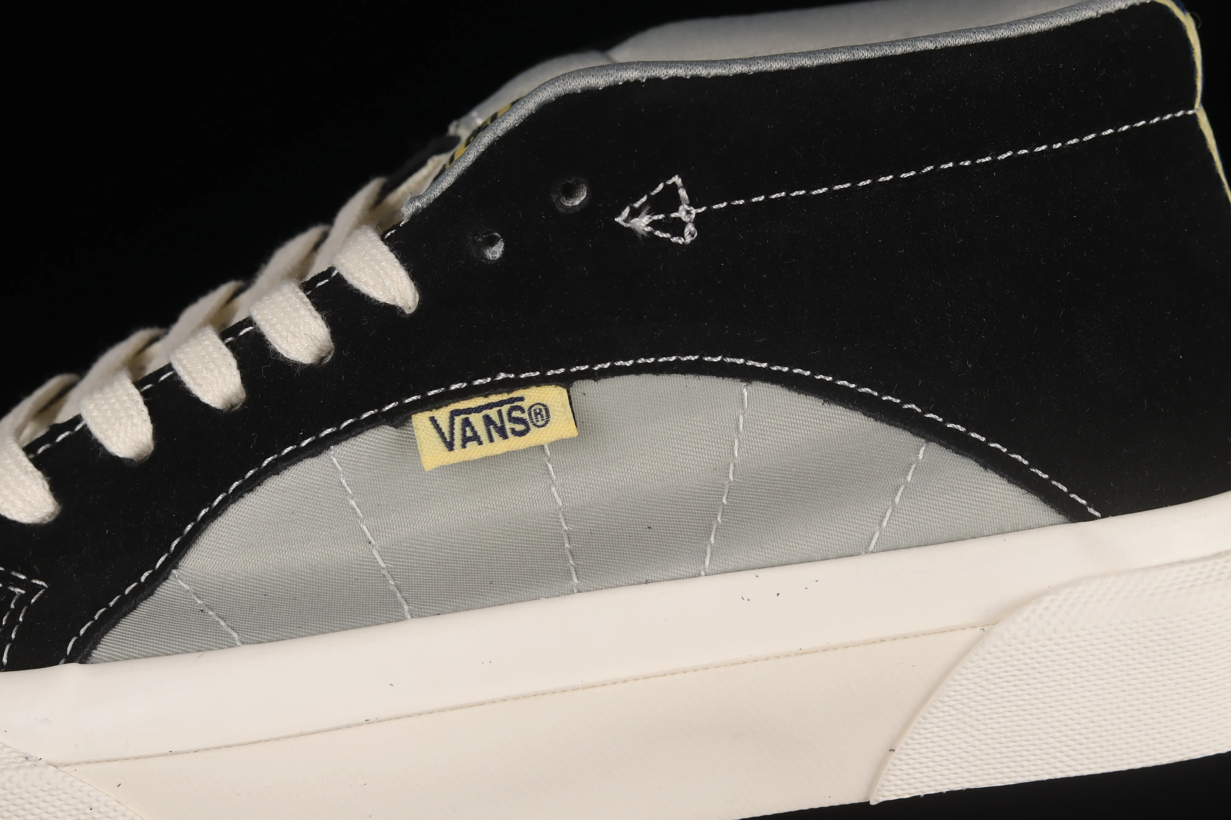 All categories Vans Vans series Vans Mid Vans China Vans Th Snake Trail Lx joint model China casual sneakers VN0A4UWR26M